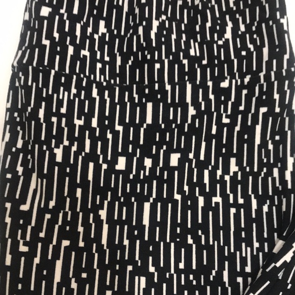 LulaRoe Leggings Tall & Curvy Size 12/16 - Picture 6 of 8
